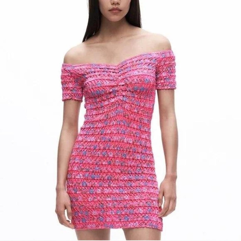 ZARA PUCKERED BODY CON MINI DRESS. NWT Size M